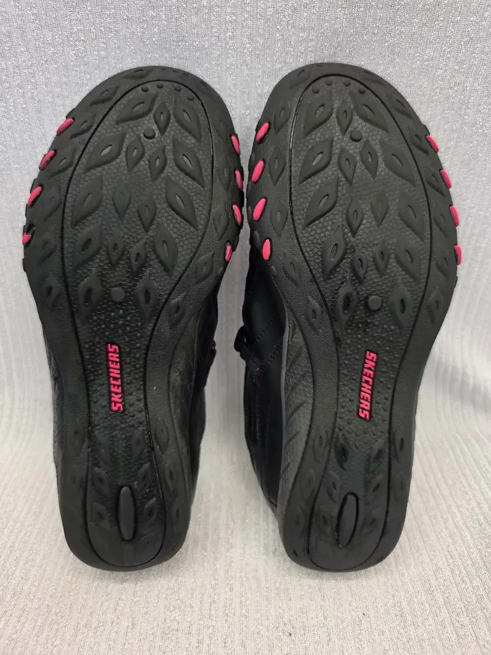 Skechers Women's Black and Pink Slip-On Sneakers SN 22454